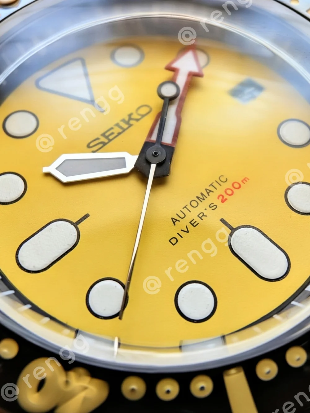 42mm Seiko Men’s Yellow Automatic Diver Mod Watch